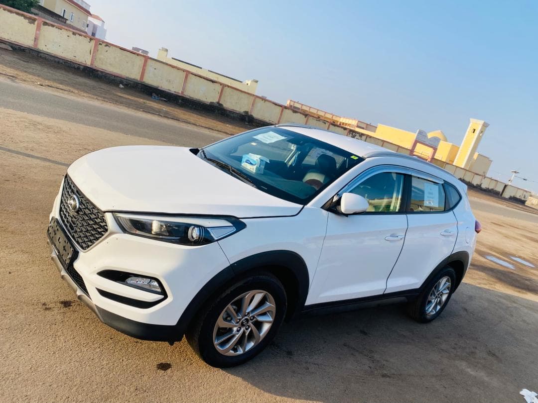 Hyundai Tucson 2017, 1.7 Diesel, automatique, blanc, 17 889 km, excellent état — photo 1