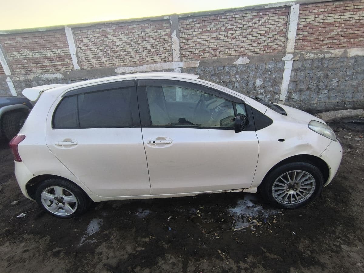 Toyota Yaris à Vendre — photo 1