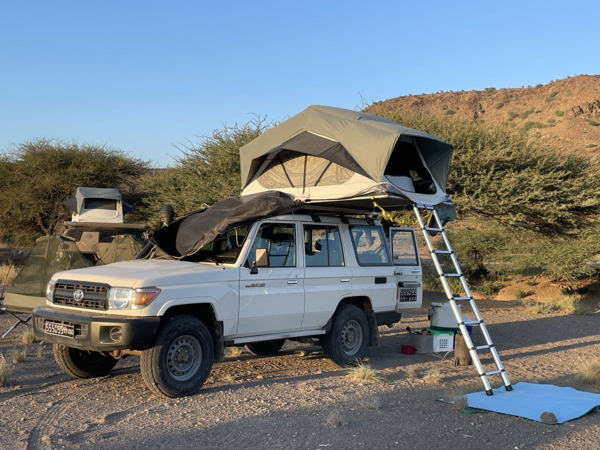 Toyota Land Cruiser HZJ76 2023, faible kilométrage, garantie jusqu'en 2026 — photo 1