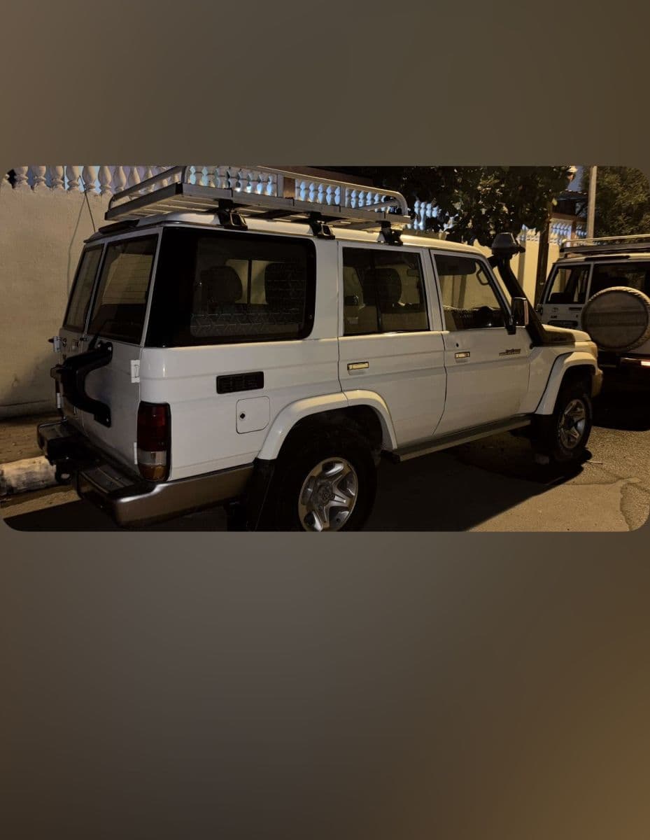Toyota Land Cruiser Hard Top 2017 - 4x4 — photo 1