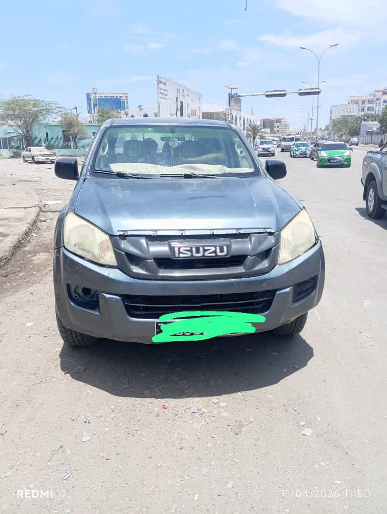 Isuzu avec climatisation, en excellent état — photo 1