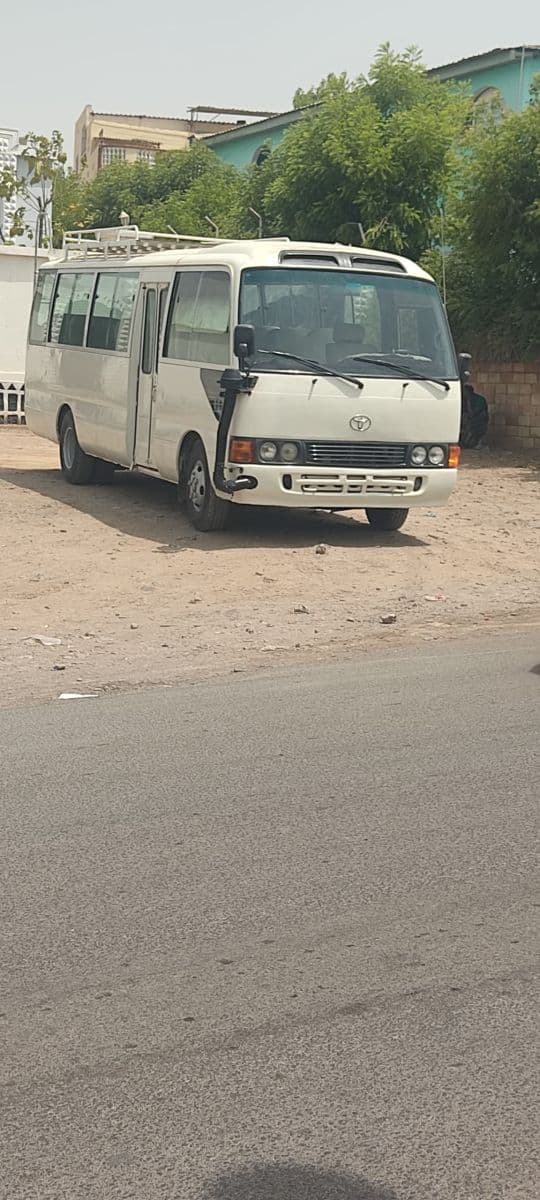 Bus Toyota Coaster, 30 places, puissance 18 CV à vendre — photo 1