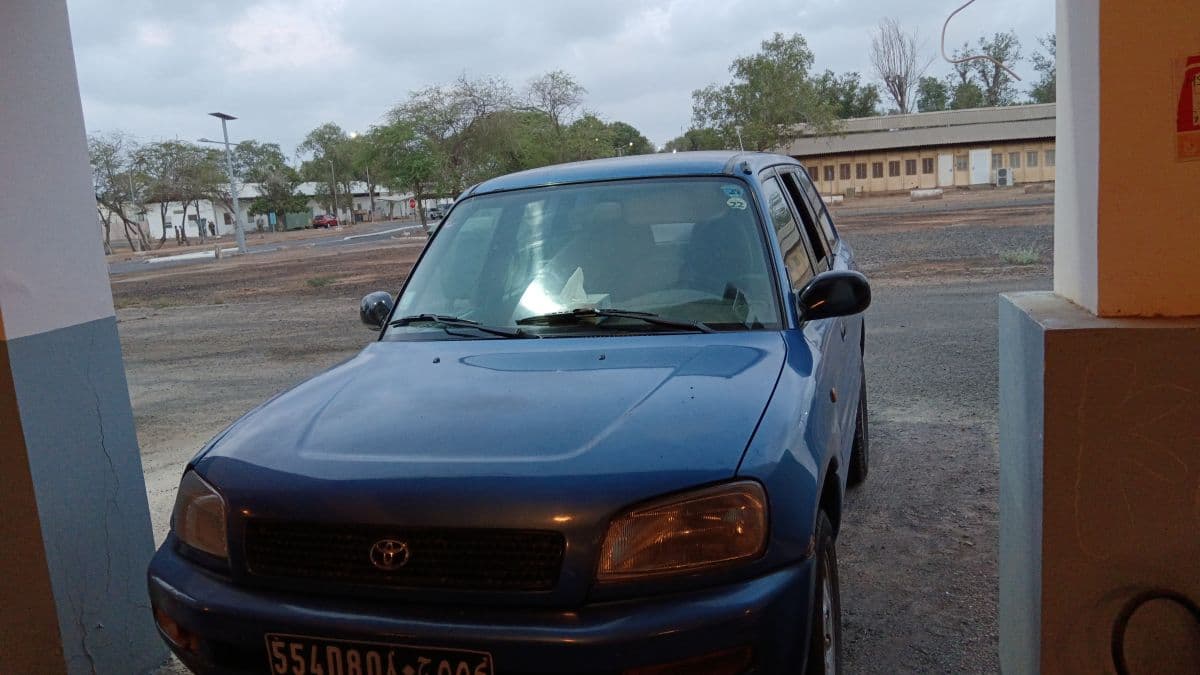 Toyota Rav4 essence en bon état — photo 1