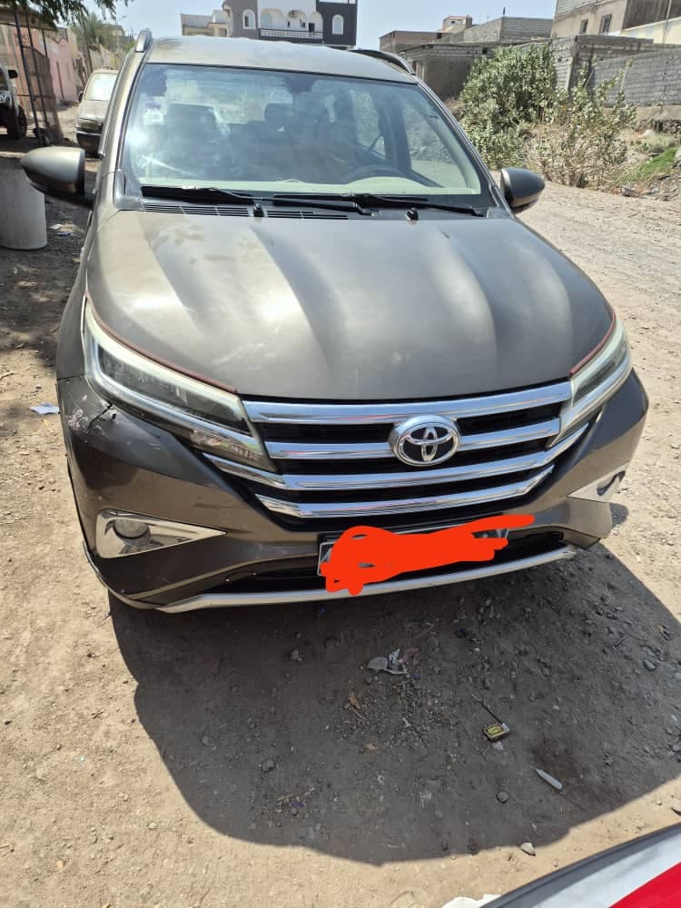 Toyota Rush 2020, automatique, 128000 km — photo 1
