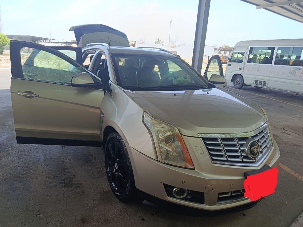 Cadillac SRX 4 2015, full option, automatique, climatisée, cuir, grand coffre, caméra de recul — photo 1