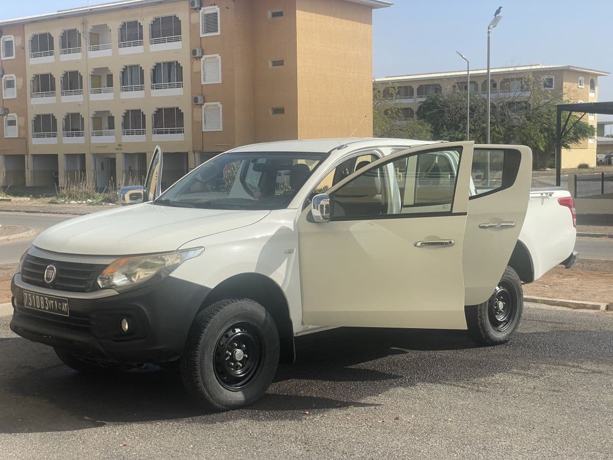 Pickup FIAT FULLBACK, excellent état, climatisation, bâche incluse — photo 1