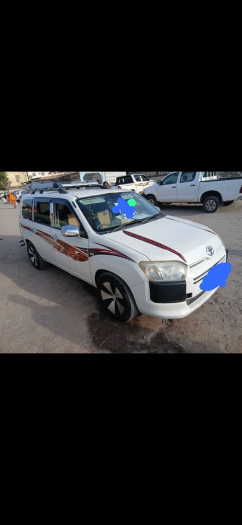 Toyota Probox neuf, essence, excellent état — photo 1