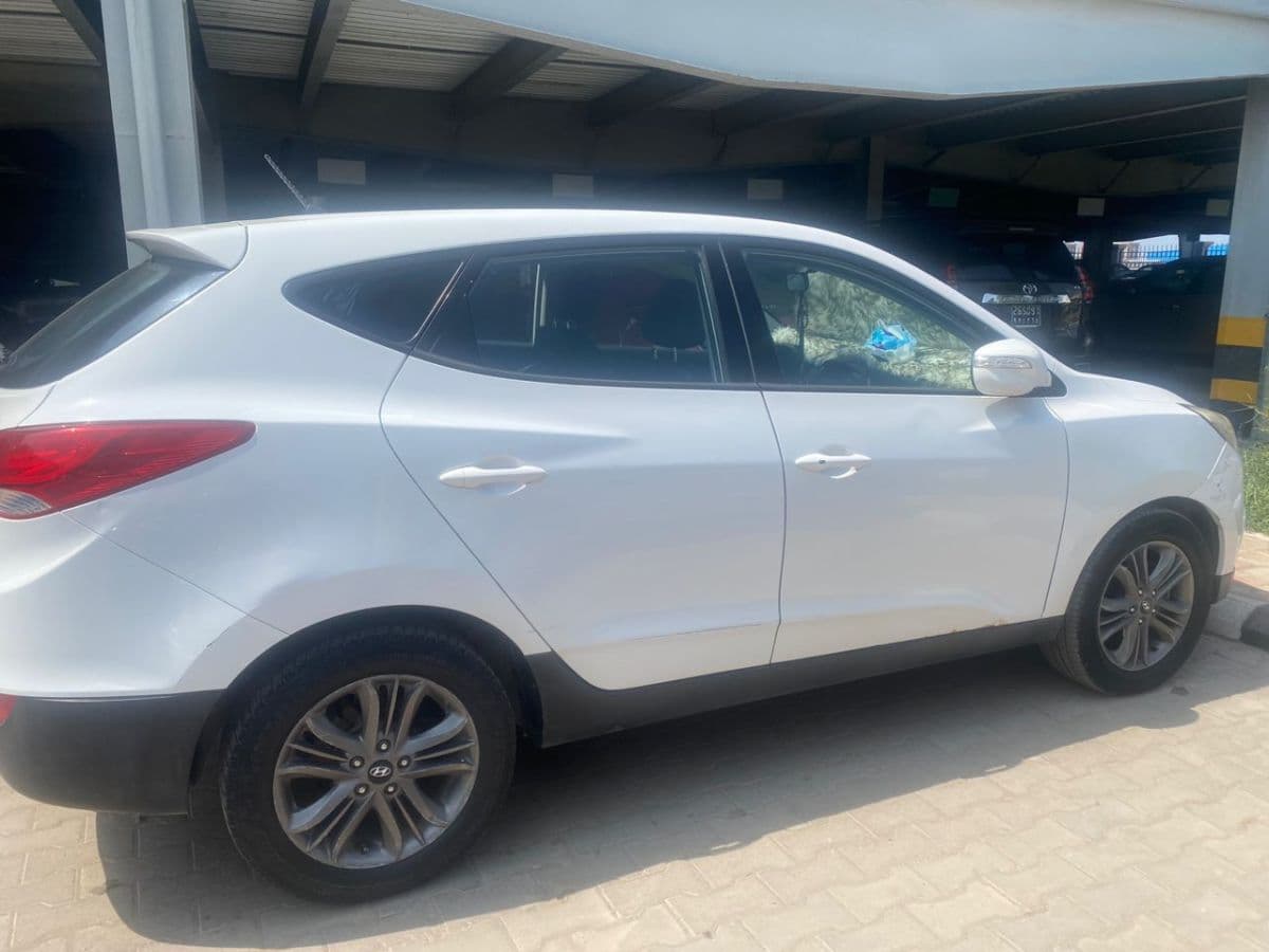Hyundai Tucson 2014, boîte automatique, en excellent état — photo 1