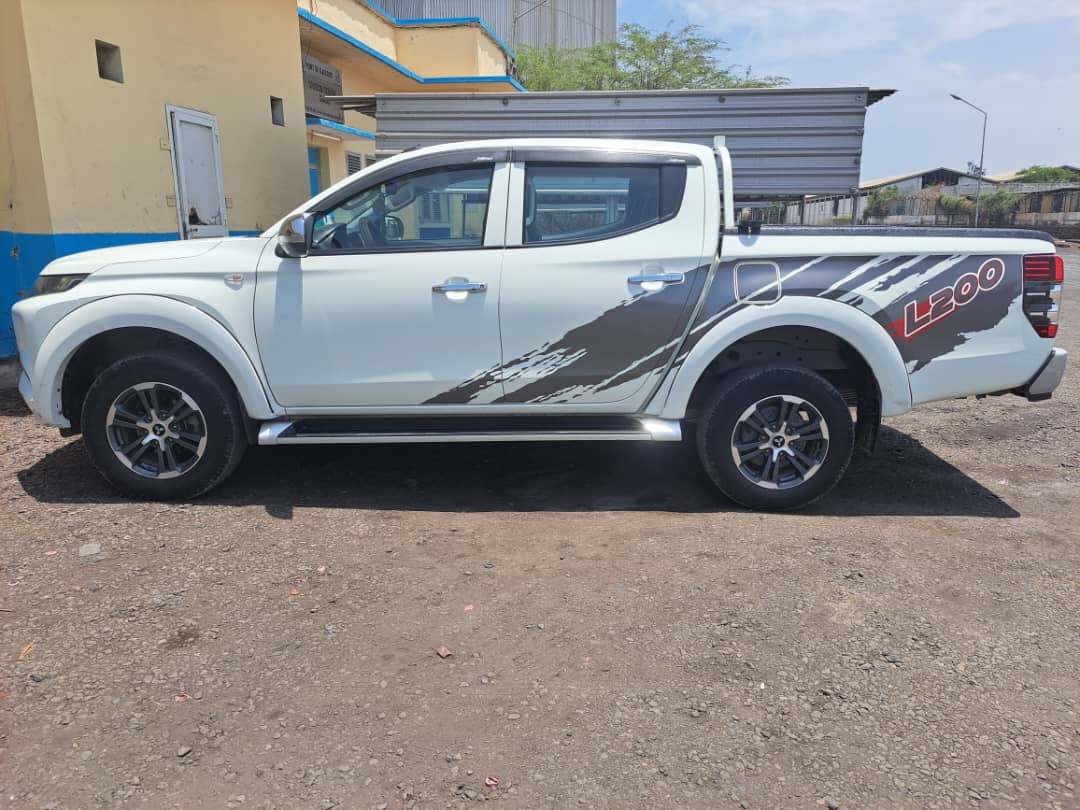 Mitsubishi L200 2020 impeccable état, 4x4, 75 000 km — photo 1